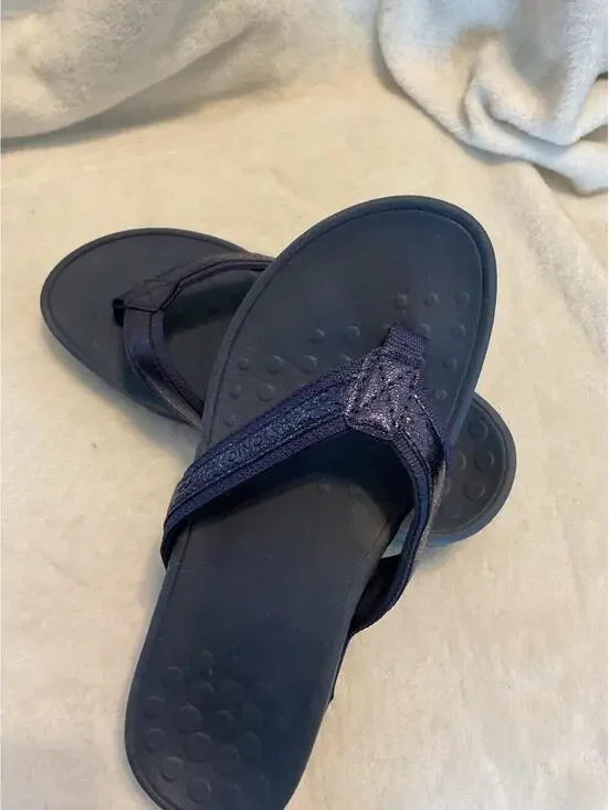 Vionic - Picture 2 of 6